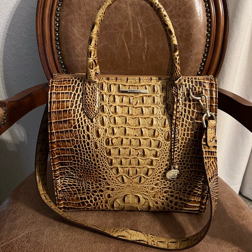 Elegant Crocodile Pattern Tan Handbag